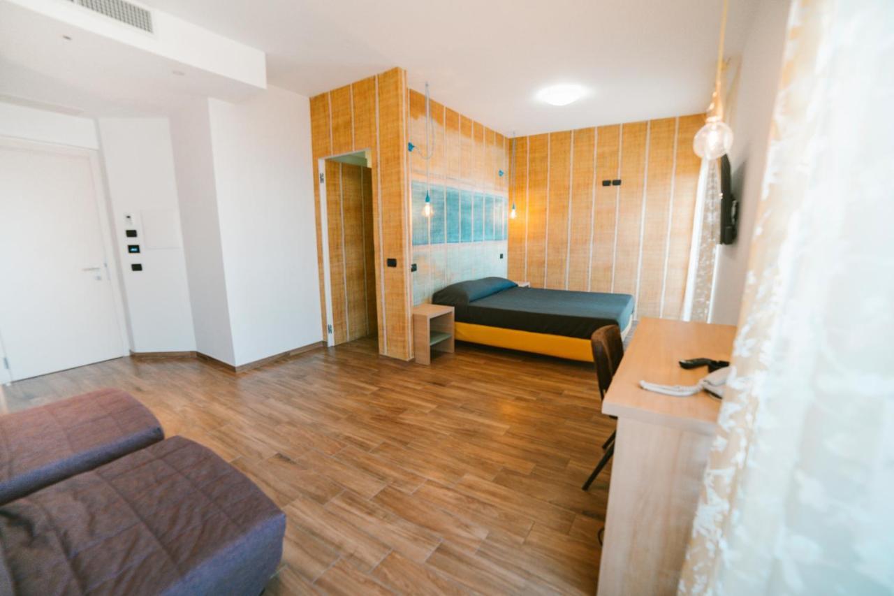 Hotel Continental San Benedetto del Tronto Dış mekan fotoğraf