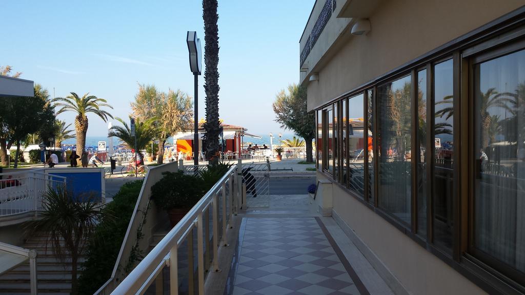 Hotel Continental San Benedetto del Tronto Dış mekan fotoğraf