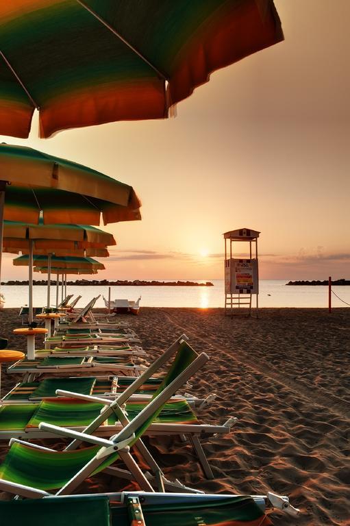 Hotel Continental San Benedetto del Tronto Dış mekan fotoğraf