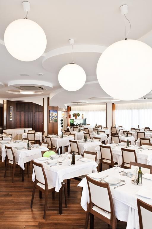 Hotel Continental San Benedetto del Tronto Dış mekan fotoğraf