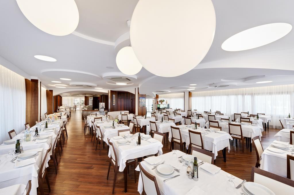 Hotel Continental San Benedetto del Tronto Dış mekan fotoğraf