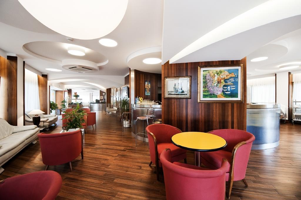 Hotel Continental San Benedetto del Tronto Dış mekan fotoğraf