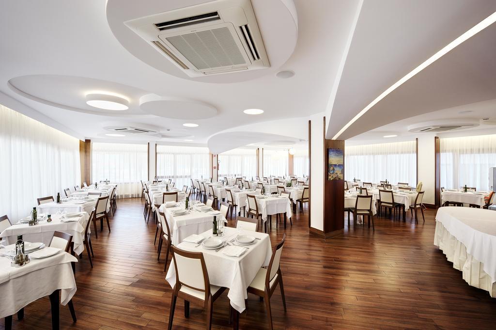Hotel Continental San Benedetto del Tronto Dış mekan fotoğraf
